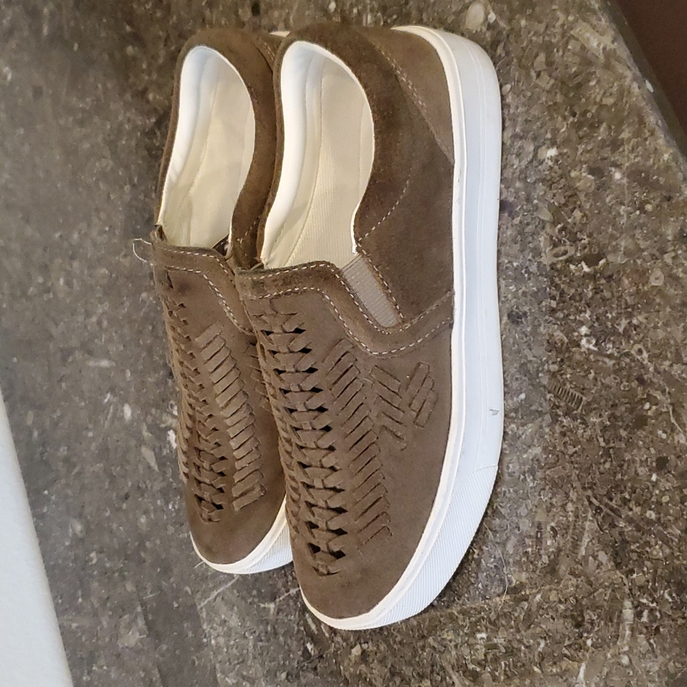 Women's shoes